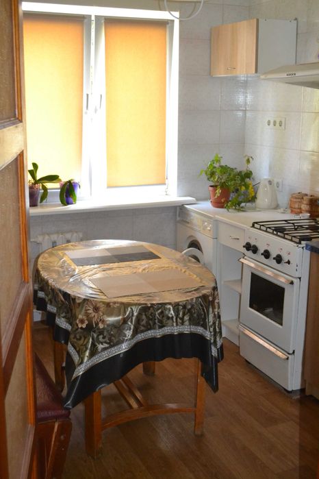 Посуточно Гната Юры 11а, клиника Шалимова , Борщаговка, Святошинский