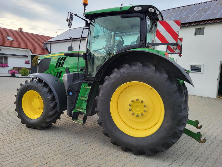 Ciągnik rolniczy John Deere model 6195R