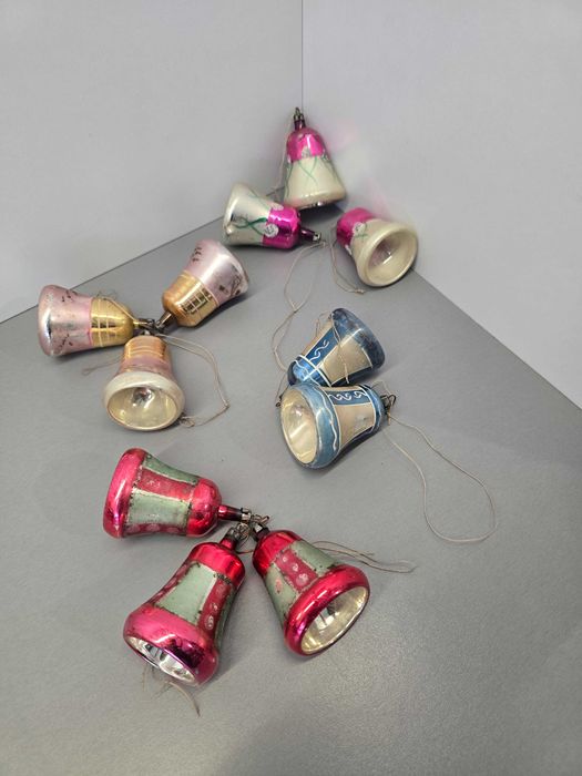 Bombki szklane dzwonki z PRL-U 11 sztuk.
