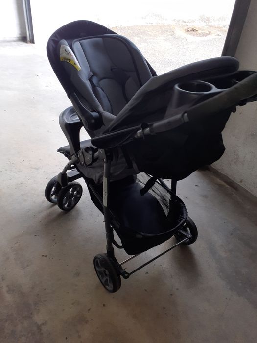 Carrinho e ovo de passeio