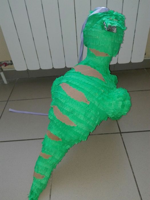 Dinozaur piniata t-rex urodziny prezent