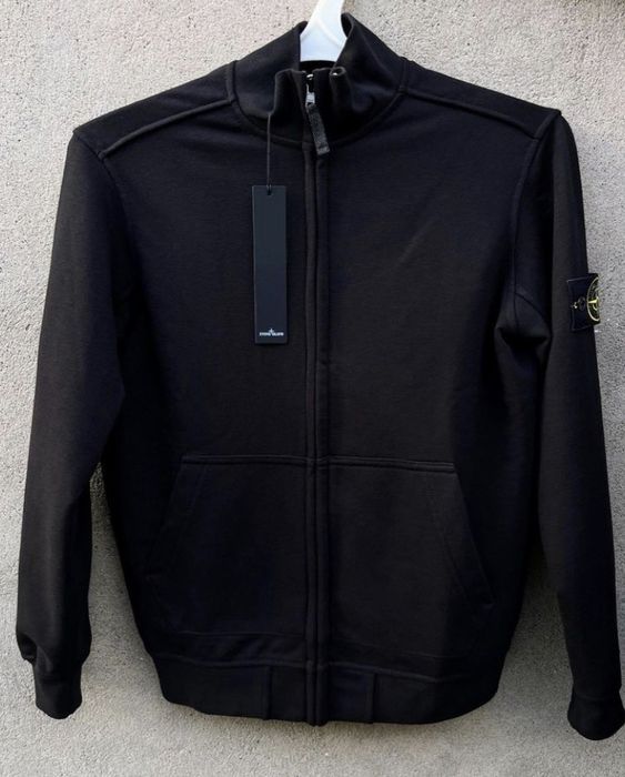 Зіпка “Stone island“