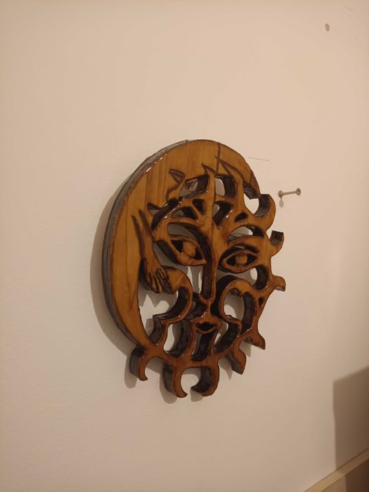 Placa Decorativa Sol e Lua em Madeira e Resina – Artesanal