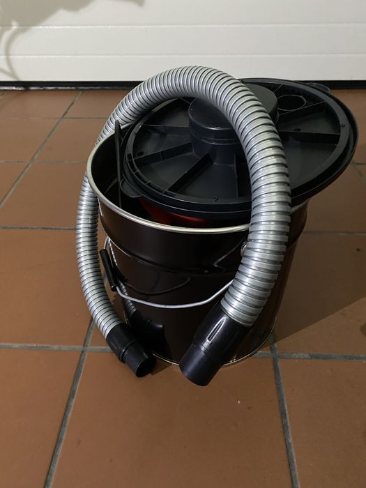 Aspirador de cinzas