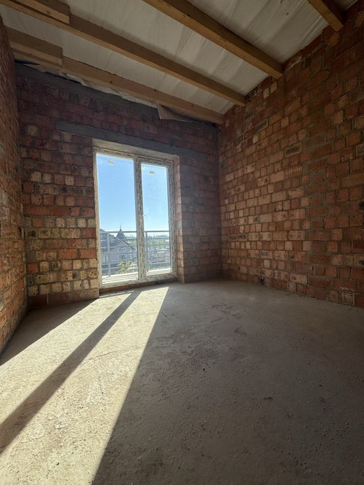 Продаж таун хауса  вул. Спортивна!