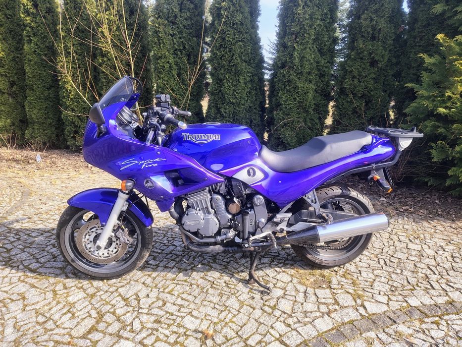 Motocykl Triumph Sprint 900 Fire OC i przegląd na cały rok