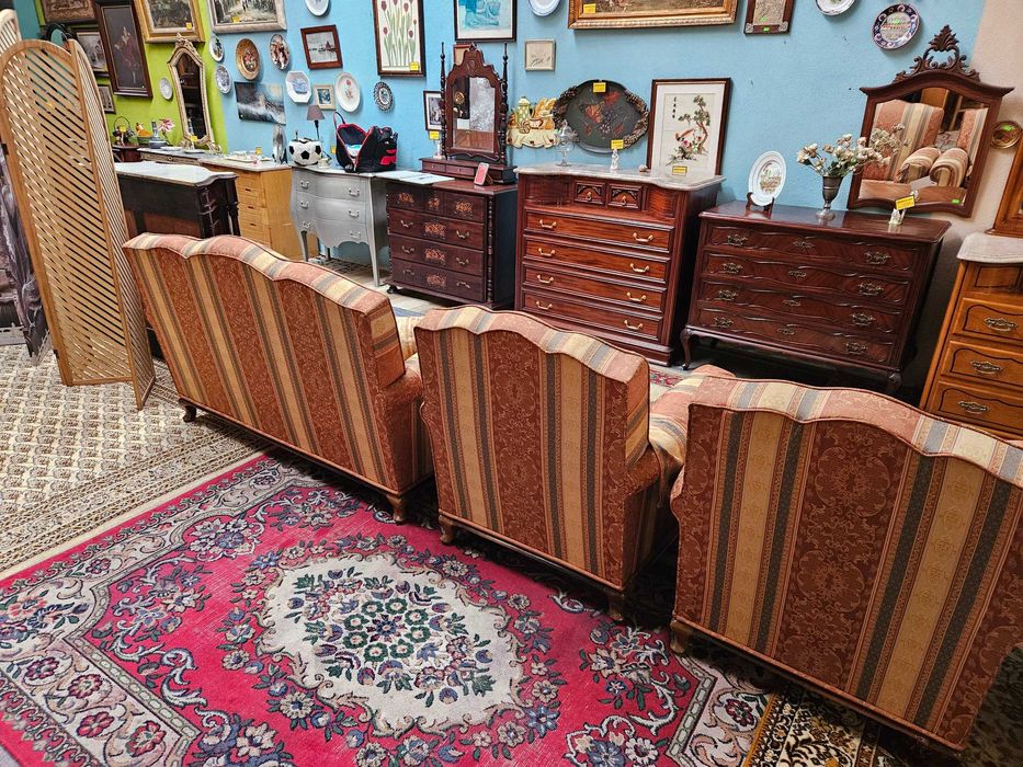 Sofá em pele de dois lugares - Algumas marcas de desga