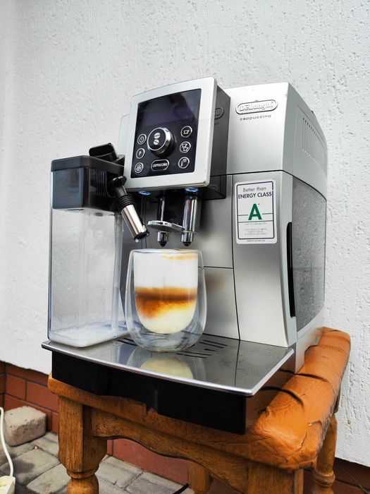 Кавомашина кофемашина Delonghi cappuccino ECAM 23.460 новий молочник