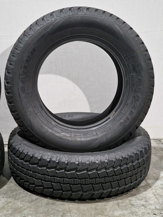 4 Pneus 255/70R18 SAILUN Semi Novos