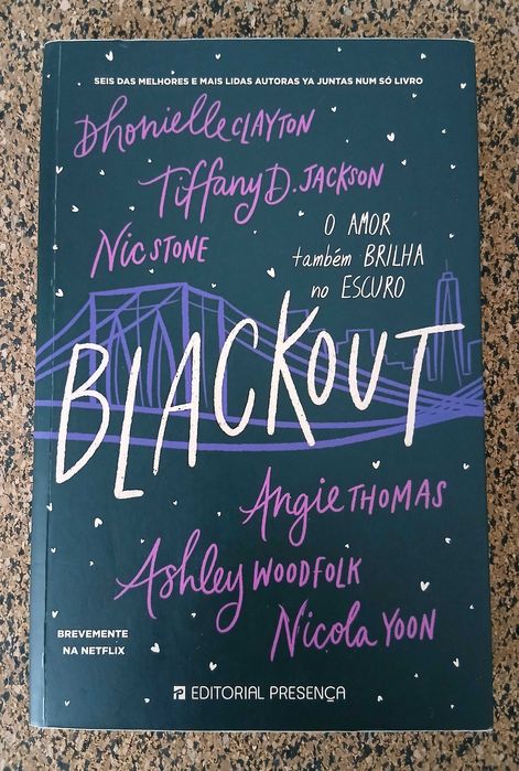 Livro - Blackout: O Amor Também Brilha no Escuro
