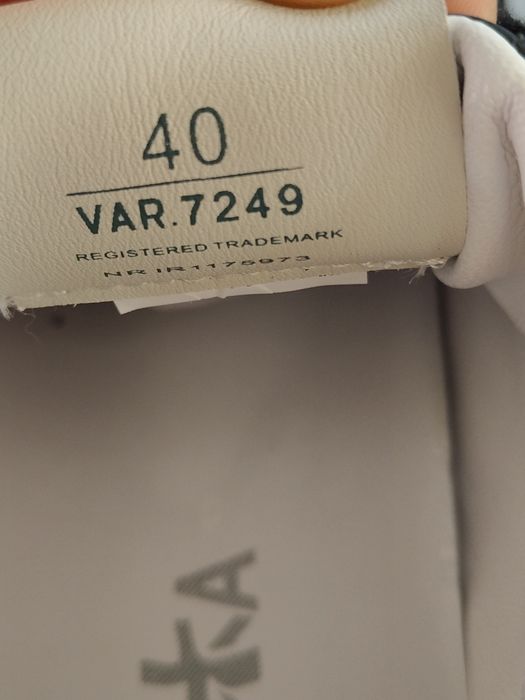 Кросівки оригінал VAR 7249