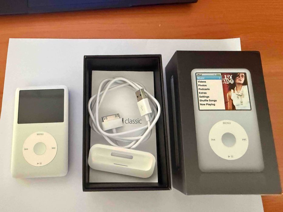 iPod classic 80 ГБ (6-е покоління, 2007), сріблястий. Повний комплект з коробкою
