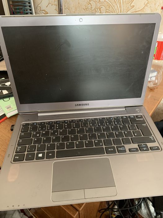 Ноутбук самсунг в доброму стані