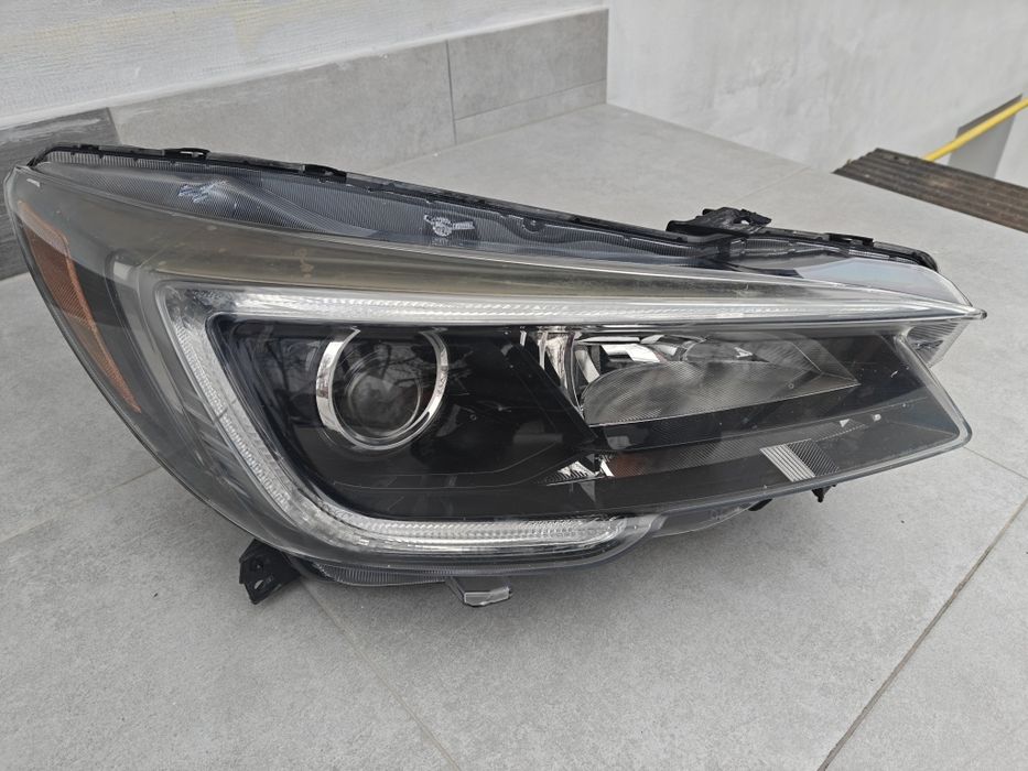 Фара Subaru Legacy 2018  задня права Forester 2016