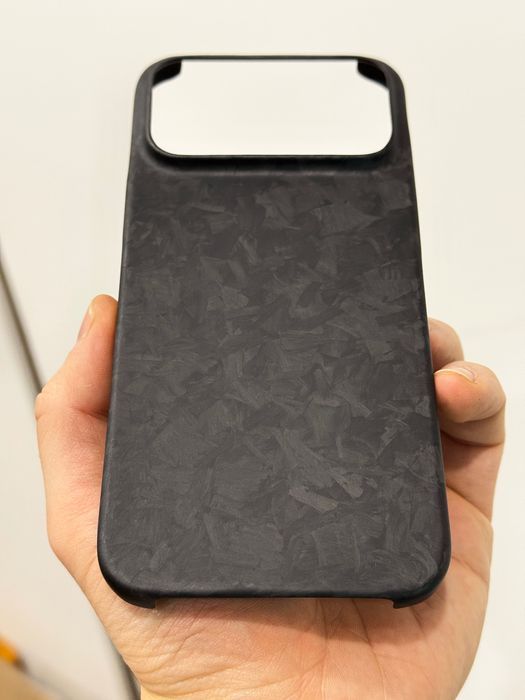 Чехол из кованого карбона iPhone 17 Pro Max