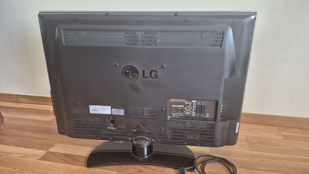 TV LG  Televisão LCD 37 polegadas 94 cm diagonal