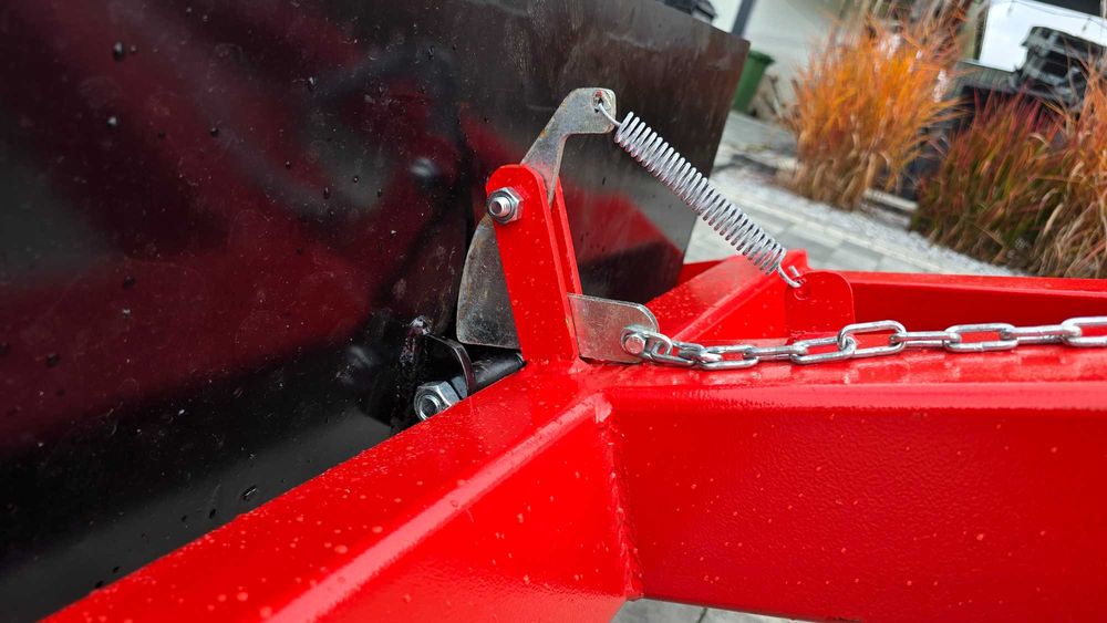 Nowy ładowacz na tył  do ciągnika C330 C360 itd – z łyżką lub widłami