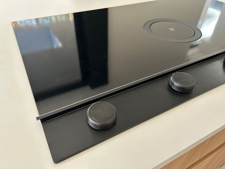 Elica Nikola Tesla Unplugged - plyta indukcyjna zintegrowana z okapem