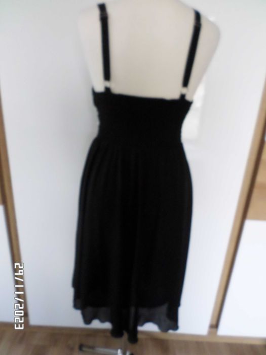 śliczna firmowa sukienka czarna-38-M/L