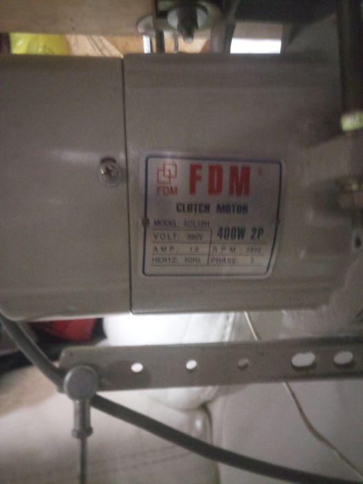 Машина  швейна промислова зигзаг typical GC20U33