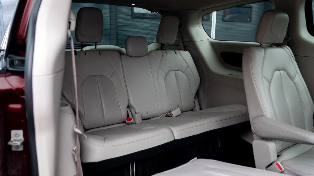 Wynajem Chrysler Pacifica,2020, 300 zł doba