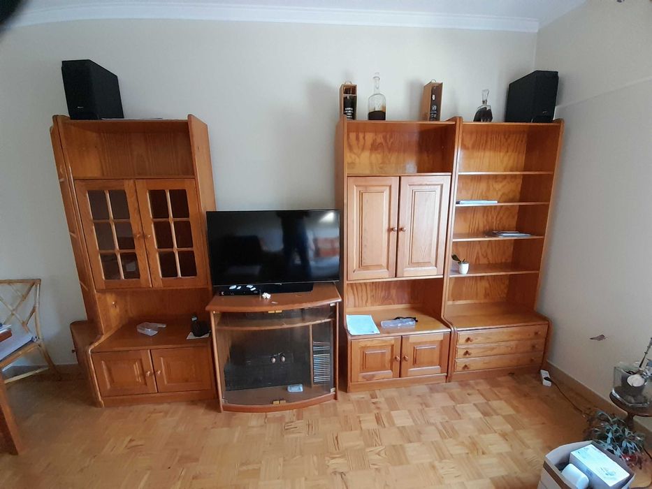 Movel de sala em pinho mel