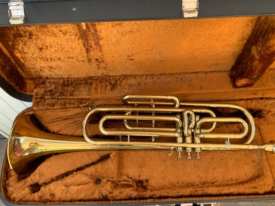 Тромбон помповий Amati.