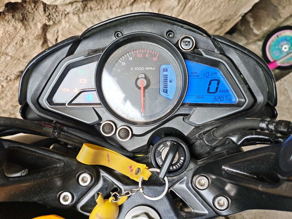 Продам мотоцикл Bajaj Pulsar NS200