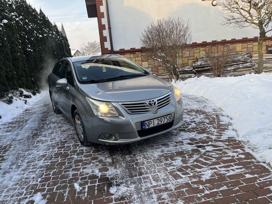 TOYOTA AVENSIS lift bogata wersja
