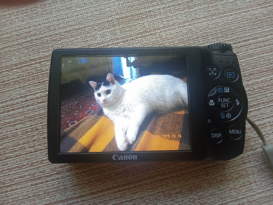 Canon PowerShot A3350is  цифровий фотоапарат камера мильниця.