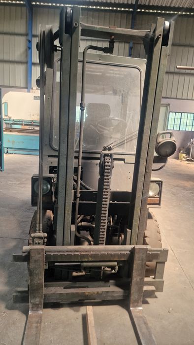 Empilhador a gasolio boss 2.5 kl deslocaçao