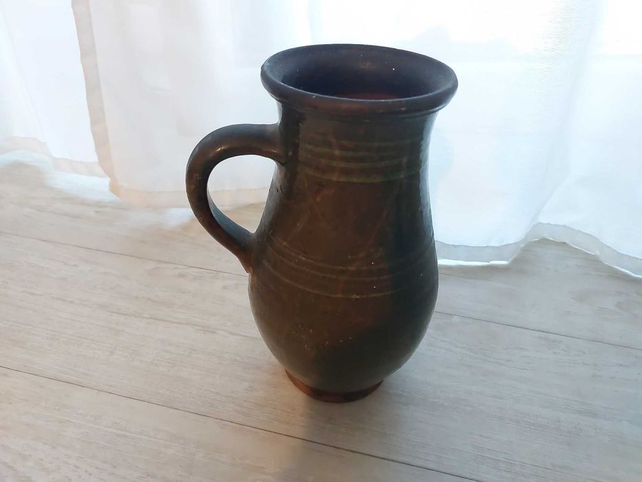 Stary dzban ceramiczny