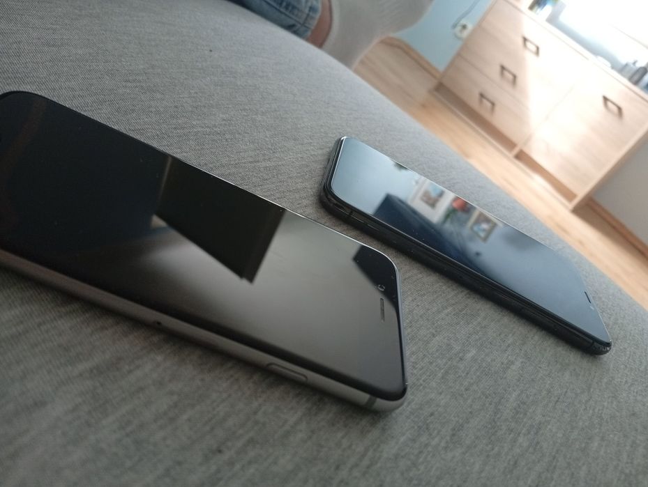 iPhone XS oraz iPhone 6 zablokowane hasłem