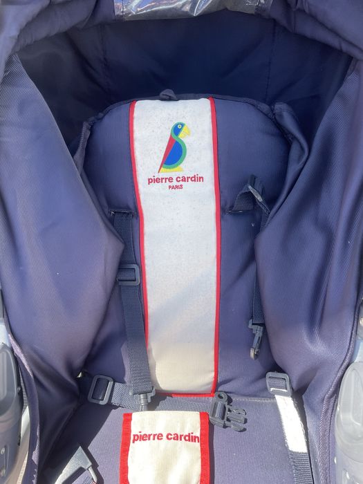 Carrinho de bebé mais coco de bebe com algumas marcas de uso ……………….