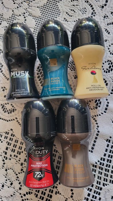Dezodoranty w kulce Avon
