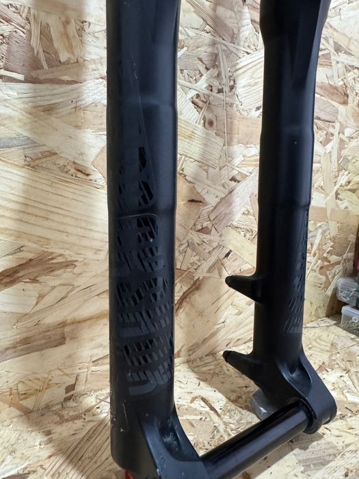 RockShox Boxxer team, 200mm travel (27,5)