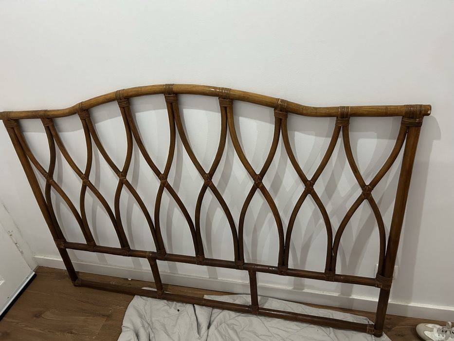 Cabeceira de cama em madeira bambu