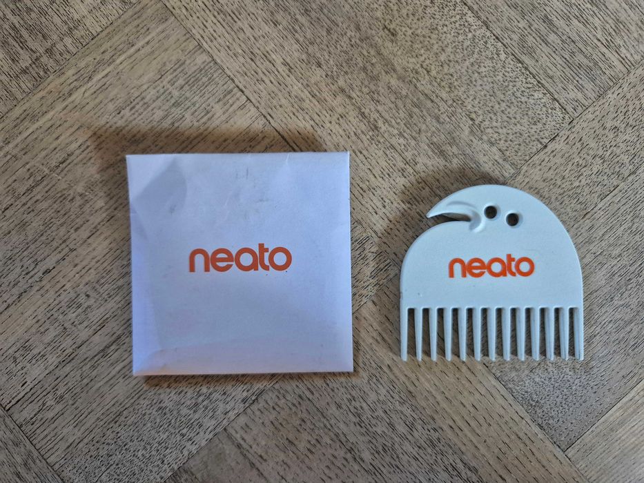 Przyrząd do czyszczenia szczotki Neato