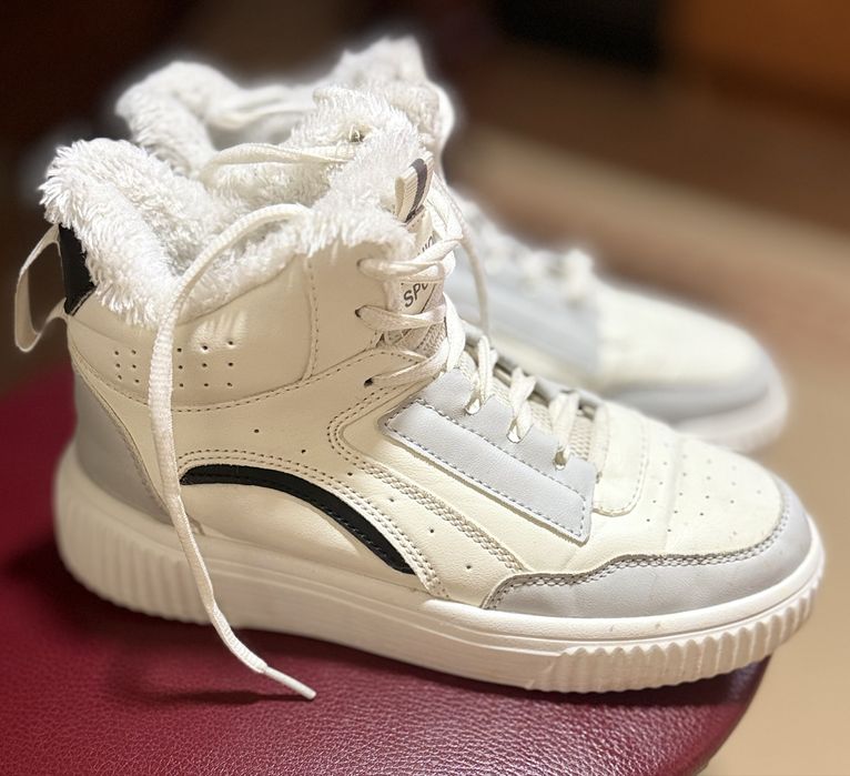 Теплі кросівки єврозима 23,5 см