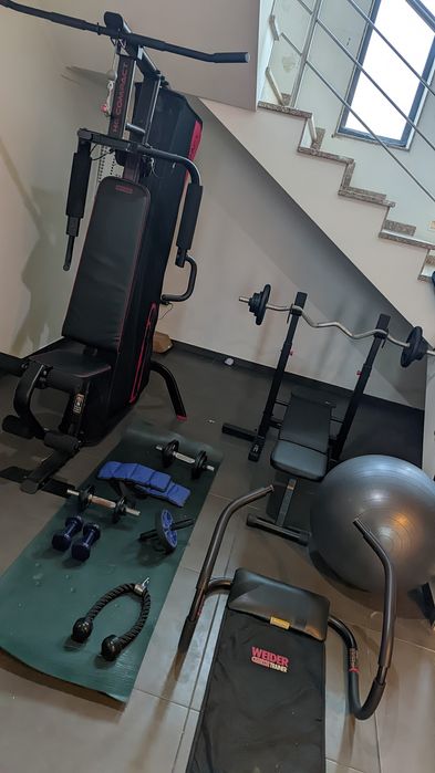 Vendo máquina gym, supino e adereços que estão nas fotos