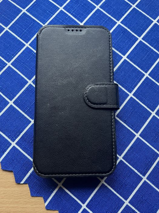 Sprzedam etui z klapką do iphone 11