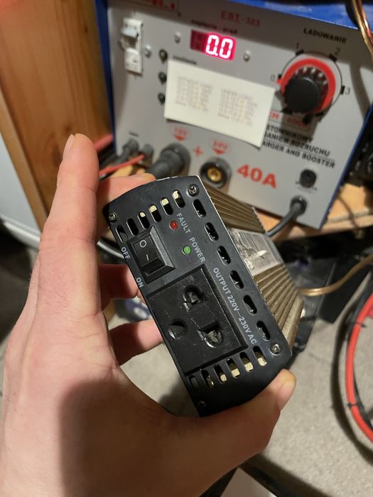 Комплект для блекауту: Зарядне 40A + 3 АКБ + Інвертор