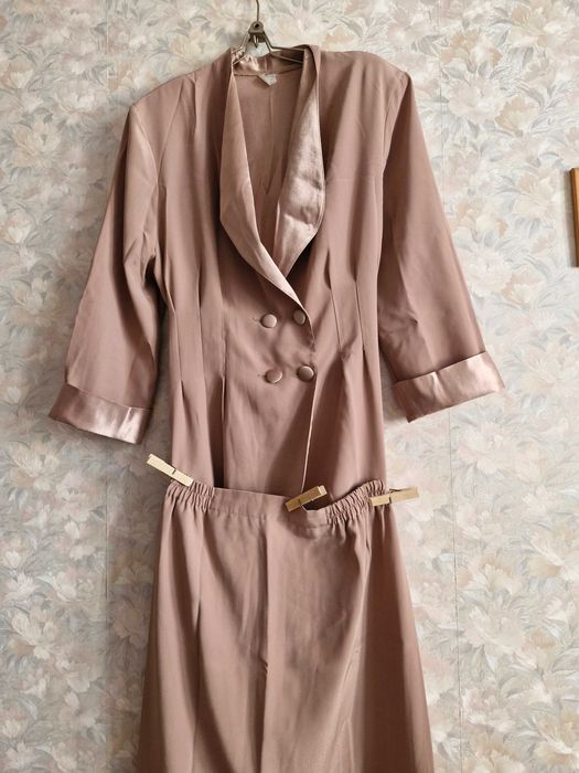 Віддам жіночі наряди