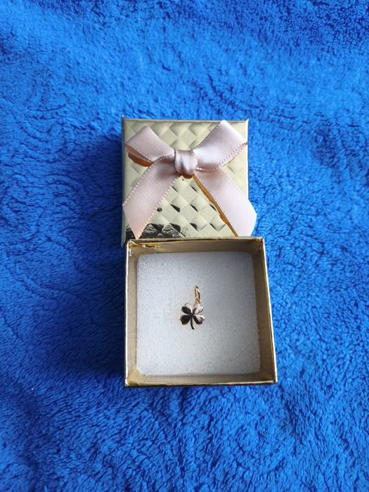 ЗНИЖКА ДО КІНЦЯ ТИЖНЯ!Неймовірний золотий підвіс"Конюшина"