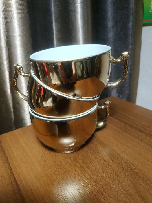 Продам чайные чашки 50 грн шт