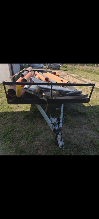 Przyczepka z hamulcem platforma