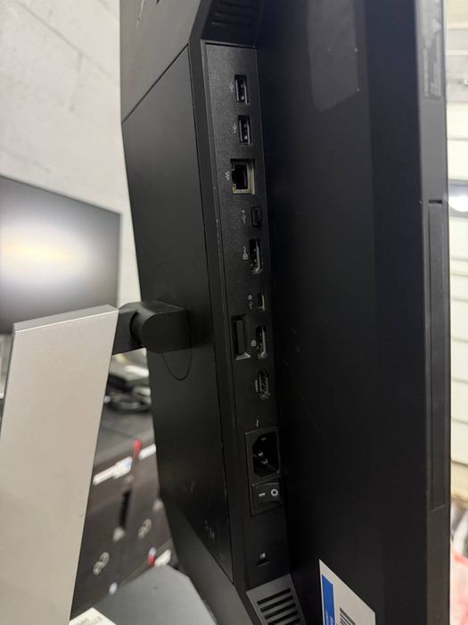HP E27d G4 27” QHD 2K IPS 75Hz USB-C 100W Монітор Док-станція Камера