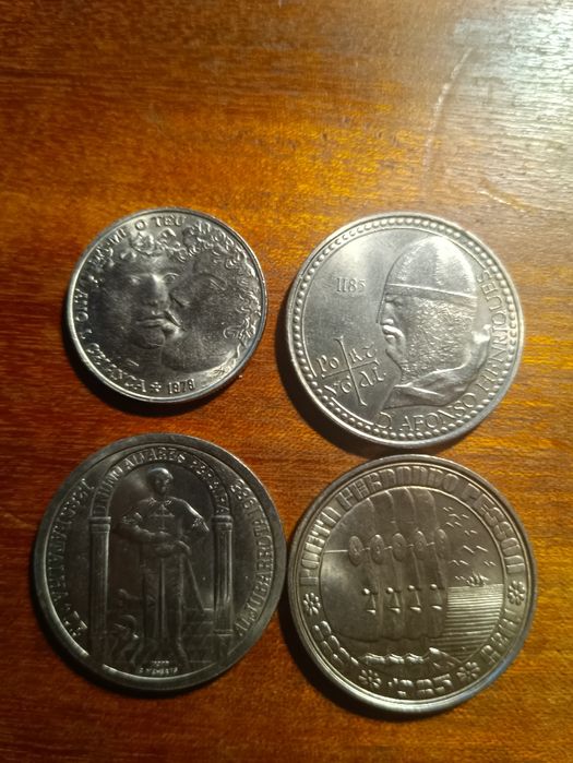 4 moedas comemorativas