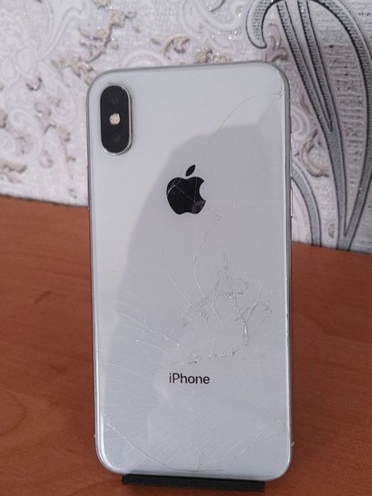 Продам Айфон Х newerlock