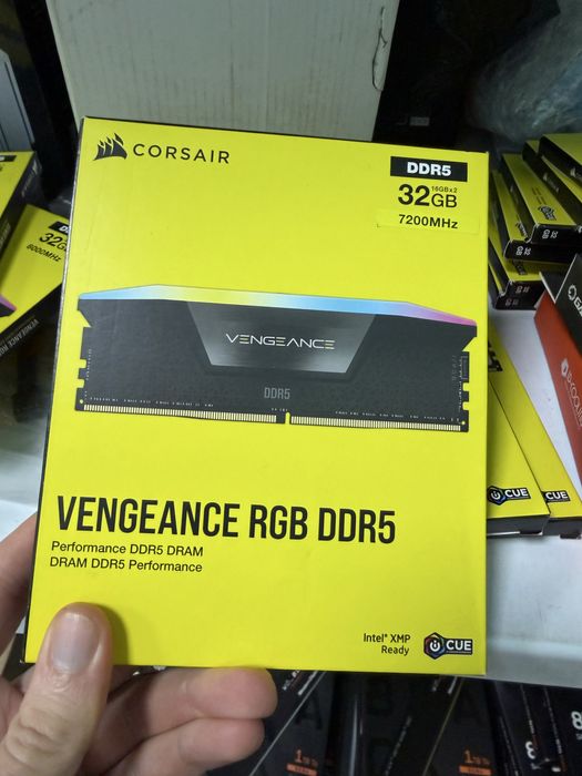 Пам'ять Corsair 32 GB DDR5 7200 MHz Vengeance RGB (CMH32GX5M2X7200C34)